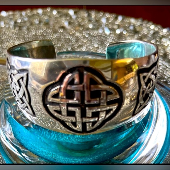 Celtic design 925 sterling silver cuff bracelet. ❣️ - Picture 2 of 9